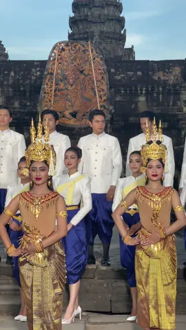 នារីខ្មែរដ៏ស្រស់ស្អាតទន់ភ្លន់សំពះសមសួន @Pich Votey Saravody @Molika Angel❤👸 #cambodia🇰🇭khmer❤️ #ស្នាមញញឹមជាក្តីសង្ឃឹម #fypシ 