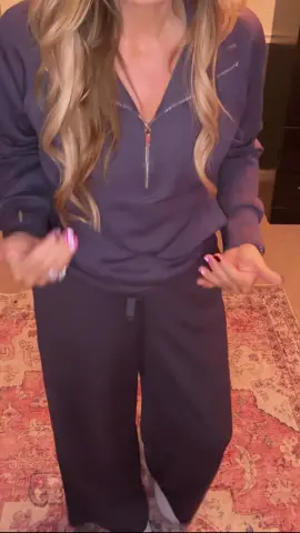 Two piece set thats feels amazing. #falldealsforyou #twopieceset #tiktokshopblackfriday #tiktokshopcybermonday #fashiontiktok #teachersoftiktok #loungeset