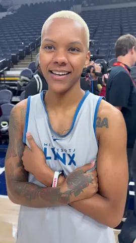 Dad’s supporting women’s sports rock 🤘… especially Courtney Williams’ dad. #WNBAFinals #lynx #courtneywilliams 