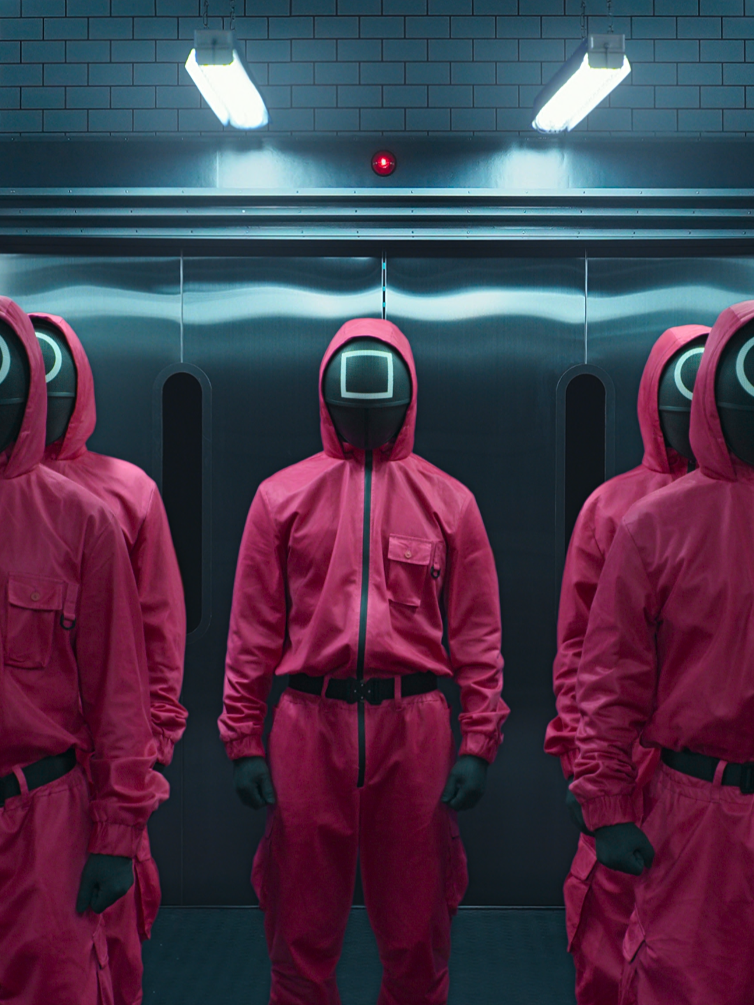 Pasukan Pink Guard mau menyambut kamu dengan hangat 👐 Tonton lagi #SquidGame Season 1, sambil nunggu season 2 yang bakal tayang tanggal 26 Desember. #Netflix #SquidGameRewatch #LeeJungjae
