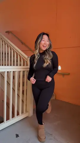 Fall status: cozy AF 🍁 #FableticsPartner, @Fabletics, #MoveinFabletics, #MyFabletics || Get 2 bottoms for $24, plus 50% off the rest of your order, PLUS free shipping when you become a VIP. @fabletics drops new collections every Thursday! 