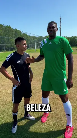 Desafio do peito com o craque Almada @adidas #macaecraquedebola #criadocomadidas #f50 #tiktok #adidasbrasil 