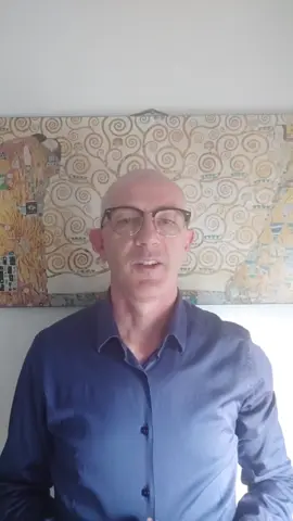 Qual è la differenza tra indicizzazione e posizionamento di un sito web? Se sei un professionista sanitario, sai perfettamente che oggi è molto importante avere una presenza solida sui motori di ricerca e per motori di ricerca non intendo i social, ma Google o altri simili. Quando parlo coni miei clienti, spesso confondono le due terminologie. Prima viene l’indicizzazione e cioè se io cerco nella barra di ricerca dei motori come Google, Mario Rossi Psicologo, e tra i tanti termini esce il nome del mio sito web allora vuol dire che il sito è indicizzato ed è visibile anche a chi ti cerca. Se dopo aver realizzato il sito ti accorgi che per la parola chiave ”Psicologo Milano” sei in terza pagina nei motori di ricerca e vuoi scalare di posizioni per essere più visibile, allora devi lavorare sul posizionamento e cioè fare SEO un insieme di strategie, tecniche e pratiche per migliorare la posizione del tuo sito web. #psicologo #psichiatra #logopedista #Terapista occupazionale #dietista #nutrizionista #ginecologo #Ostetrica #fisioterapia #podologo #chiropractic#Ortopedico #medico #cardiology #neurology #pneumologia #oncology #Endocrinologo #Gastroenterologo #Reumatologo #Allergologo #Dentista#Oculista #Audioprotesista #Optometrista #Urologo #Pediatra #Chirurgo#Anestesista #Radiologo #Tecnico di radiologia #Tecnico di laboratorio biomedico #Veterinario Quindi se stai puntando al posizionamento, assicurati prima che il sito sia indicizzato. Seguimi per altri consigli.