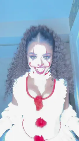 Scared myself there 😂🤡 #halloween #halloweeninspo #halloweencostume #halloweenmakeup #pennywisemakeup 