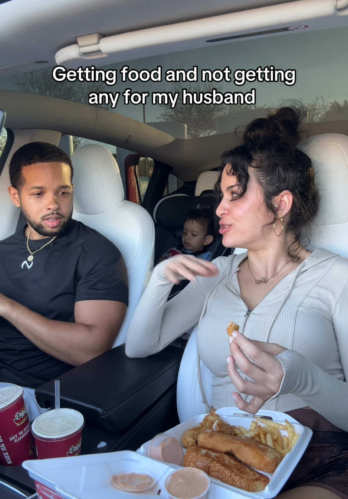 The way he was eyeballing my food 😂 @TajLockedin @Boushra 🌸 #tajandb #tajandboushra #couplegoals #tajandboushra 