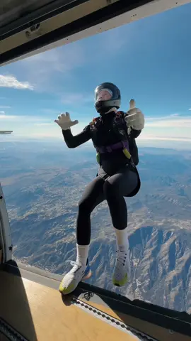 An edit,.. from me !? 🤷🏼‍♀️🫠🫣🪂🫶🏻 #skydiver #skydive #adrenaline #aviation #california #couplegoals #Love #aviationlovers #motivation #trave #traveltiktok #CapCut 