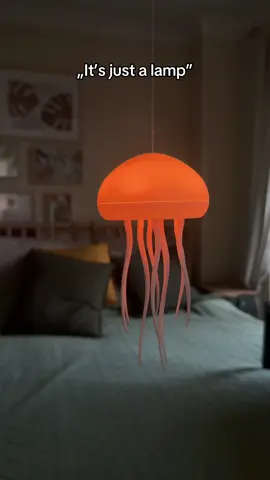 🪼No its not 🗣️🪼 #jellyfish #jellyfishlamp #lamp #fyp #roomdecor jellyfish lamp 