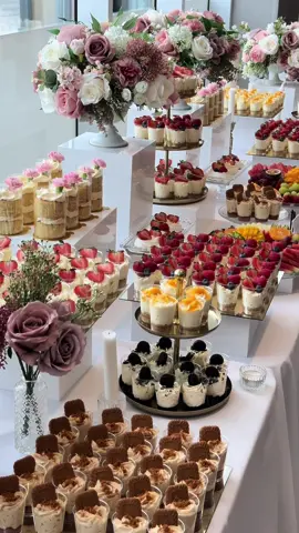 My most viral set up! How can I not post it here? 😝 #desserts #minidesserts #cheesecakes #wedding #pink #minicakes 