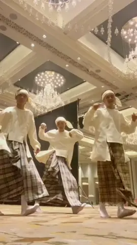 This is Myanmar🇲🇲#myanmar #fyp #dance #public 