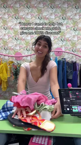 pov: u own a vintage store @peachtree 🌷👒🩰 #style #fashion #stylist #fashiontiktok #styletips #shopping #SmallBusiness #smallbusinesscheck #smallbusinesscheck 