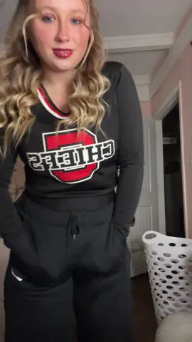 We love the skirt diaper butt😭😭