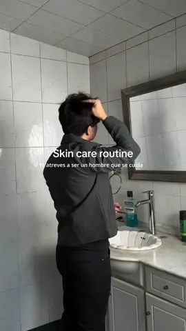 Cuidar tu piel no te quita lo hombre. Sigueme en ig: luislechuga___ para más contenido. Gracias @CeraVe por los regalitos para el video.  #mensfashiontips #menswear #menskincare #koreanskincare #skincare #skincareroutine #mensgrooming #groomingtips #cerave #ceravelovers #superioridadcerave #menshygiene #higienepersonal 