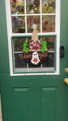 So freakimg cute!!! #shophalloween #ghost #halloweenishere #fall #spookyseason #doorhanger #dealsforyoudays 
