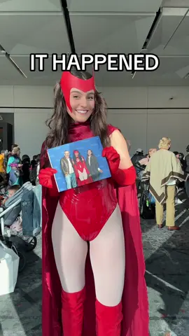 happiest EVER #wandamaximoff #elizabetholsen #marvel #mcu @New York Comic Con 