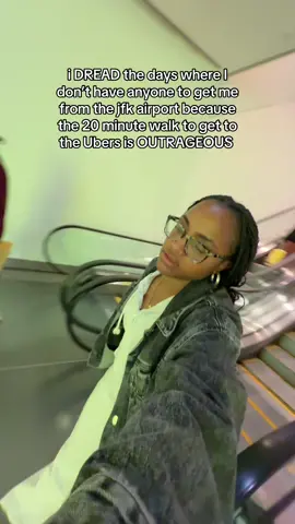 it should be as short as this video tbh #jfkairport #nyc #newyorkinfluencer #airportoutfit 