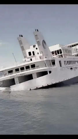 This is the sinking of the MV Twin Capes Ferry. #amazing #viral #foruyou #trending #ship #ferry 