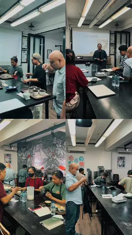 Recap keseruan dan antusiasme Kelas Basic Barista di bulan September bersama teman - teman Caswell’s ✨ #kelasbarista #sekolahbarista #sekolahkopi #sekolahbrewing #kelasbrewing #kelasbaristajakarta #kelasbaristabali #kelasbaristayogyakarta #kelasbaristajogja #brewingcoffee #jadwalkelaskopi #jadwalkelasbarista #jadwalkelascupping #jadwalkelasbrewing