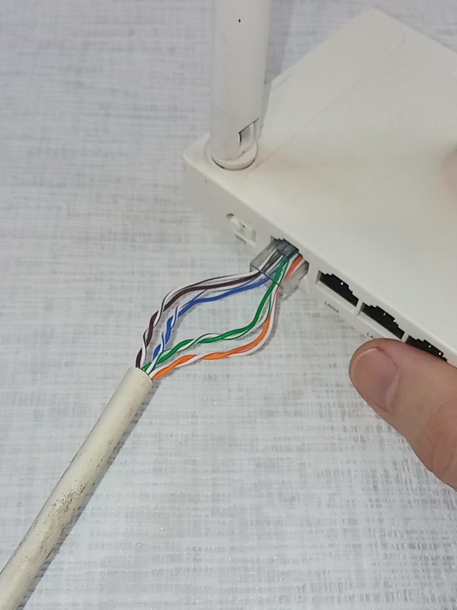 Be Sure to Remember this Tip! How to Wire Up Ethernet Plugs the EASY WAY #DIY #howto #tips #cable #lifehacks #skills #tool