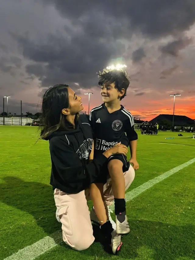 Mommy’s boy 🥹 #antonellarocuzzo #messi #thegoat #thiagomessi #mateomessi #ciromessi #pourtoi 