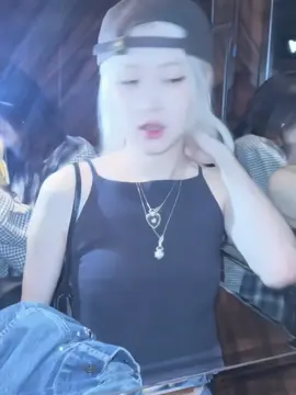 Pogi ng watermark  #rosé #blackpink #fypシ゚ #viral #foryoupage 