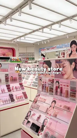 Beauty store baru lagi nih di Bandung, yang punya top brand dari luar negri!! Biasanya harus beli di jastip sekarang udah bisa nih beli langsung, mana pilihannya juga banyak, dan mereka lagi punya promo grand opening!! Harus deh mampir sini #placetogobandung #bandunghits #infobandung #storemakeup #beautystore #TTPetualangPro 