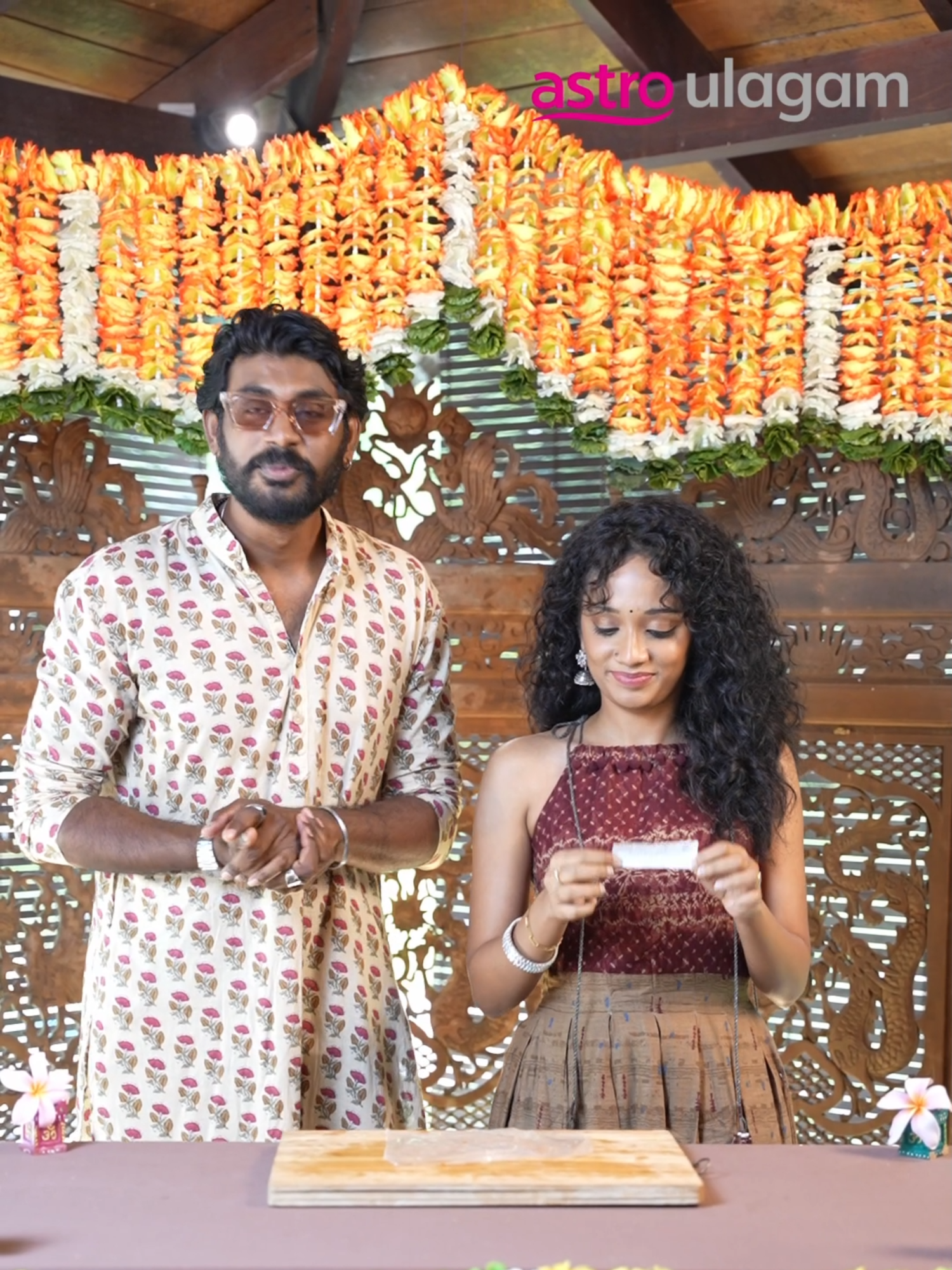 Nambe Padaiyappa Oonjal cast ku oru chinna game? Catch Padaiyappa Oonjal, a special telemovie for Deepavali 2024, premiering on November 1 at 11.00 AM, on Vinmeen. Also available on Astro Go and On Demand #padaiyappaoonjal #astroulagam #semmedeepavali