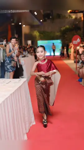 Fashion Show with Khmer Culture 🇰🇭 PEPY EMPOWERING YOUTH  Model : KANHA SLERKCHER CATWALK CLASS  Dress : វិរៈតែងឈុតបុរាណ នឹងសំអាងការ Make Up : Chan Ra Group #model #កញ្ញាស្លឹកឈើ #kksr99 #kanhaslerkchercatwalkclass 