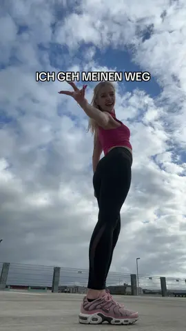 Ich geh meinen Weg 😜🌸💕 •  •  • 🫶🏼DC by me🫶🏼 #fy #freestyle #fyp #dancechallenge #freestyleday #deutschland #dc #dresden #trending #bellydancetiktok #foryoupage #viral #featureme #bellydance #yenidze #dresdencity #bahnhofmitte #dresdengirl #yenidzedresden #freestylechallenge #dance #hips #saturdaymood #freestyler #latinadresden #girlssupportgirls #dc #girlssupport #hipsdontlie #blonde #blondegirl #latina #dancechallenge #hiphopdancevideo #dresden #dresdencity #dresdendance #rumba #trendig #trendingdancejune2024 #dancetrend #dancetrend #ichgehmeinenweg #juju #jujuvierundvierzig #biszurspree #ichgehmeinenwegalleine #mademyway #deutschrap 