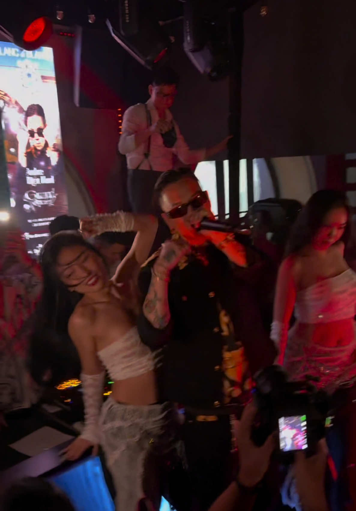 Burn the club 🧯 #andreerighthand #binhgold #doituthe #smakerclothing 