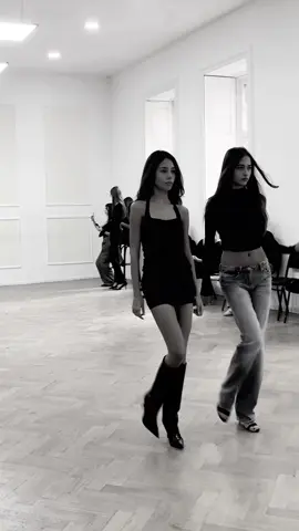 #viral #global #fyp #looksmodelsmanagment #foryou  