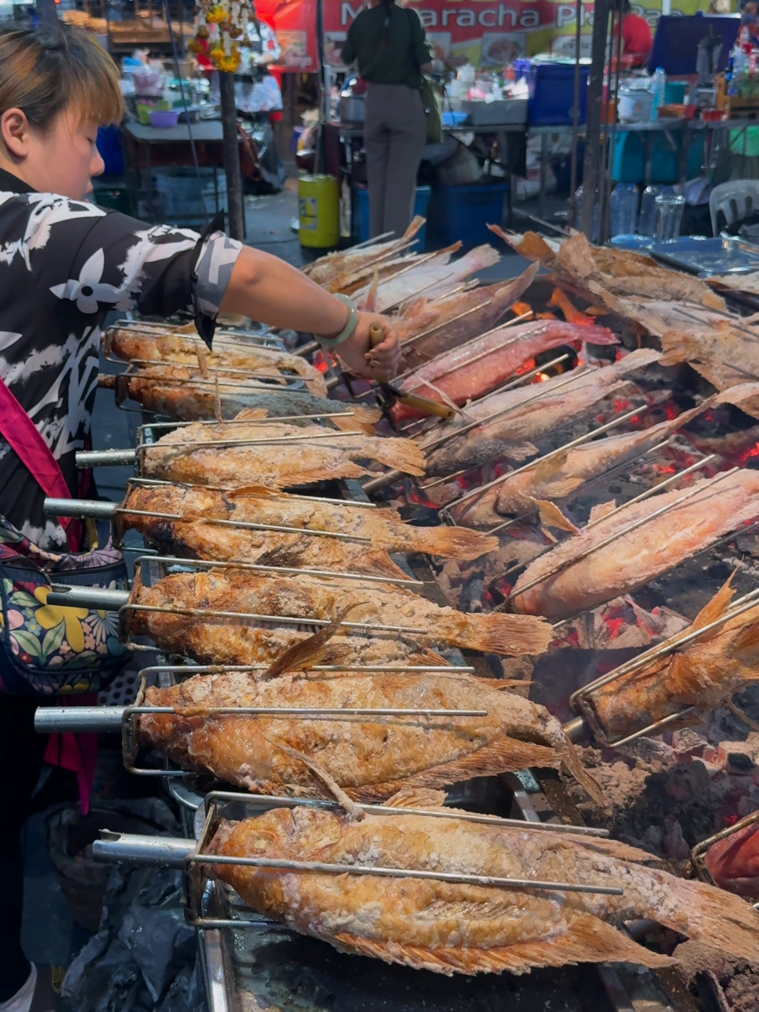 Do you like grilled charcoal fish?  Map : https://maps.app.goo.gl/qvcM2uMbK3zDj84a6   #charcoal  #fish  #fypviral