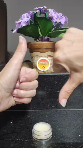 Me siga para mais resenhas sinceras! 😏     Qual foi sua experiência com ela?            #mamaeedonadecasa #donadecasablogueira #donadecasaquesecuida #maequesecuida #autocuidado #unhasfracas #unhasfrageis #cuticulashidratadas #resenha #resenharapida #explorar #criadoradeconteudo #ugccreator #ugcbrasil #abençoadacerinha #ceraparaunhas #cerinhaabençoada #dicaparaunhas #dica #tips 