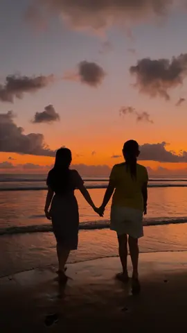Sunset with mom ❤️ #sunset #beach 