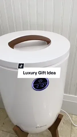 Theres nothing better than a warm towel or blanket ✨ #towelwarmer #warmtowels #spa #luxury #luxuryathome #bathroom #blanketwarmer #bathroommusthave #giftideas #warmblanket #christmasgiftideas #giftideasforher #cozy #giftideasforhim #cozyathome #blackfriday @Fontaines Luxury 