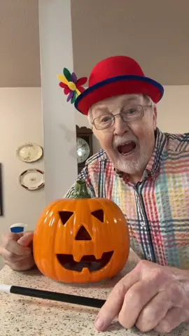 Magic Saturday with Old Man Steve #fypシ #foryou #foryoupage #fyp #oldmansteve #tiktok #magic #magictrick #magician 