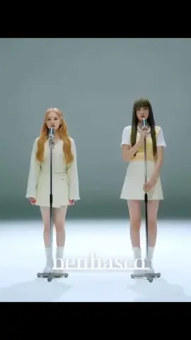 STAYC cantando Penhasco  #stayc #stayc_tiktok #penhascoluizasonza #idol #idolkpop #coreanas #kpop  #viral_video #corea 