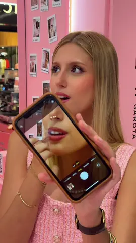 vlog do dia com uma das minhas marcas favoritas da vida 🤍 @Lancôme abriu uma cafeteria pop up no JK Iguatemi que vai estar disponível até o dia 24 - aberta ao público e gratuita🩷🩷 #Idôle #EusouAQUELAGarota #thatgirl #nomakeupmakeup #maquiagemtok #lipcombo #publicidade 