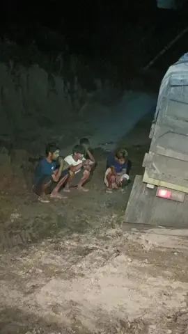 Malming nonton konser✖️ Malming ngumpul di hutan✔️ #malming #excavator #mobiltruk #storytambang #alatberat 