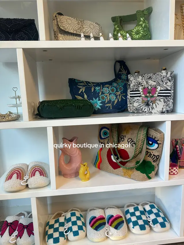 their purses were giving carrie bradshaw 👛 #chicagofashion #boutiqueshopping #staudpurse #carriebradshawvibes #chicthrifting #chicagoshopper #fashionfinds #thriftedfashion #windycitystyle #staudbag #vintagevibes #chicagoboutiques #carriebradshawinspired #shoplocalchicago #thriftqueen #citygirlstyle #secondhandchic #fashionistaonabudget #chicagothriftscene #styledinspo #streetstylechicago #fashionhunters #chicagosboutique #staudstyle #chicagoshoppingguide #recycledfashion #fashioninspiration #stylishinsecondhand #carriebradshawstyle #shoptheloop