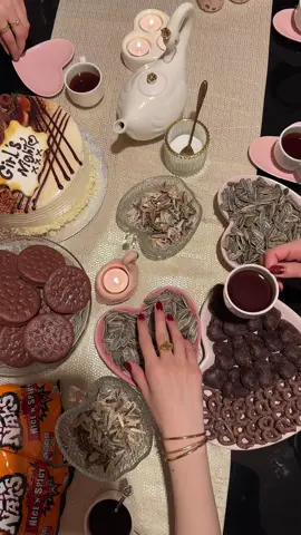 Girls night💓سوالف البنات😂 #girlsnight #girlsnightout #سهرة #سهرة_بنات #بنات_تيك_توك #اكسبلورexplore #اكسبلور #لندن🇬🇧 