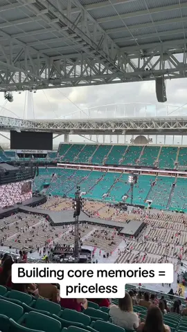 A night we will remember forever! #erastour #erastourtaylorswift #erastourmiami #miamierastour #taylornation #taylorsversion #miamifl #miamiflorida 