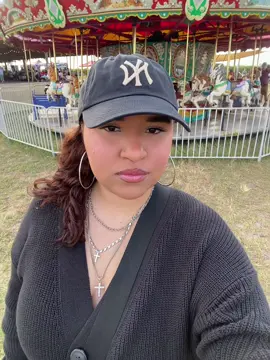 Mi mente cada vez que veo un carrusel jaja 🎠  #boricua #badbunny 