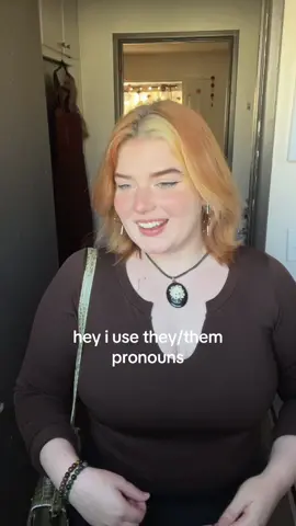 i dress masc too but noooo one accidentally uses he/him. interesting 