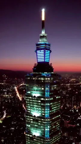 #台北101 #台北市美女 #台灣 #高角度照片 Welcome to Taipei #Taiwan #Beautiful #Taipei101 #Travel #foryou #Howto #TikTok #fypシ #fyp 