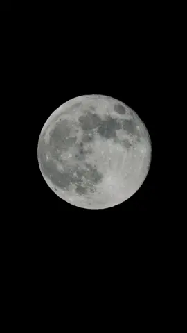 Just a short clip of the moon from 10/17. I could use a star tracker but I also think it's cool to show how it moves from left to right in the frame because of the earth's rotation which is a movement you don't normally notice