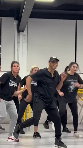 Fun adult groove class at @brookvaledancecentre . Thank to all of the dancers for bringing your energy . . . . . . #fun #groove #dance #class #dancers #goodvibes #energy #hiphopdance #rnb #music #dancestudio #sydney #wifey #next 