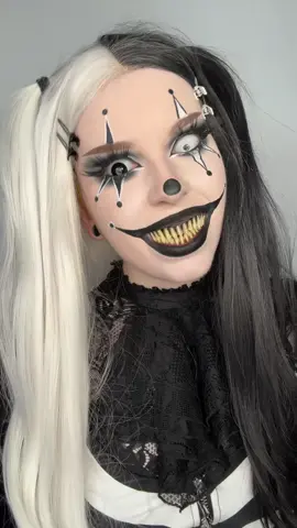 I love looking like a creepy clown tbh 🤡🤍🖤 . . #clownmakeup #clowncostume #clowncore #halloweencostume #halloweenideas 
