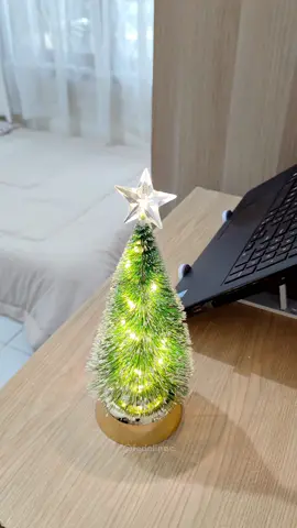 nemu pohon natal mini di MR.DIY gemes bangett🥹❤️ #pohonnatal #christmastree #66daysuntilchristmas 