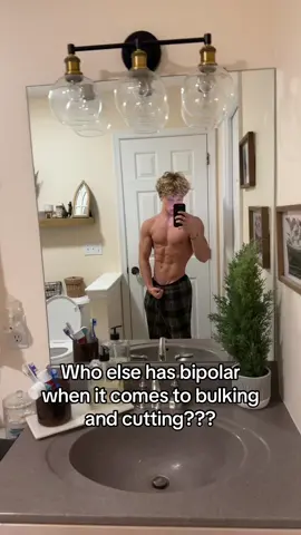 I literally cannot bulk for the life of me #blowthisup #davidlaid_motivation #foryoupage #viral #foryou #fyp #fy #jordanbarrett #bulk 
