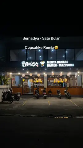 Belum ada satu bulan, ku yakin masih ada sisa pussi ku di baju mu👁️👄👁️🥹 cupcakke remix pling sdih bikin aq basah tapi bukan mata aq yg basah #bali #explore #fyp #floptok #cupcakkeremix #jiafeiproducts #dejeelbullyingremix #potaxies🥑 #cupcakke #fypシ #ramenbali #ramenenak #ramen #bernadya #satubulan #satubulanbernadya 